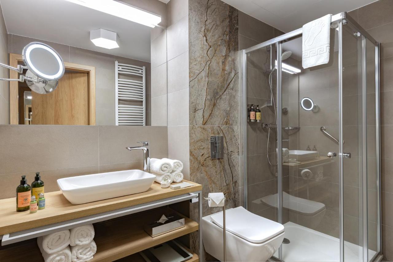 Platinum Mountain Hotel&Spa Szklarska Poreba Bagian luar foto A modern bathroom