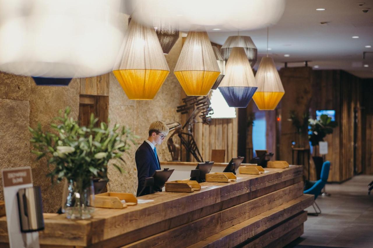 Platinum Mountain Hotel&Spa Szklarska Poreba Bagian luar foto Reception desk at the hotel