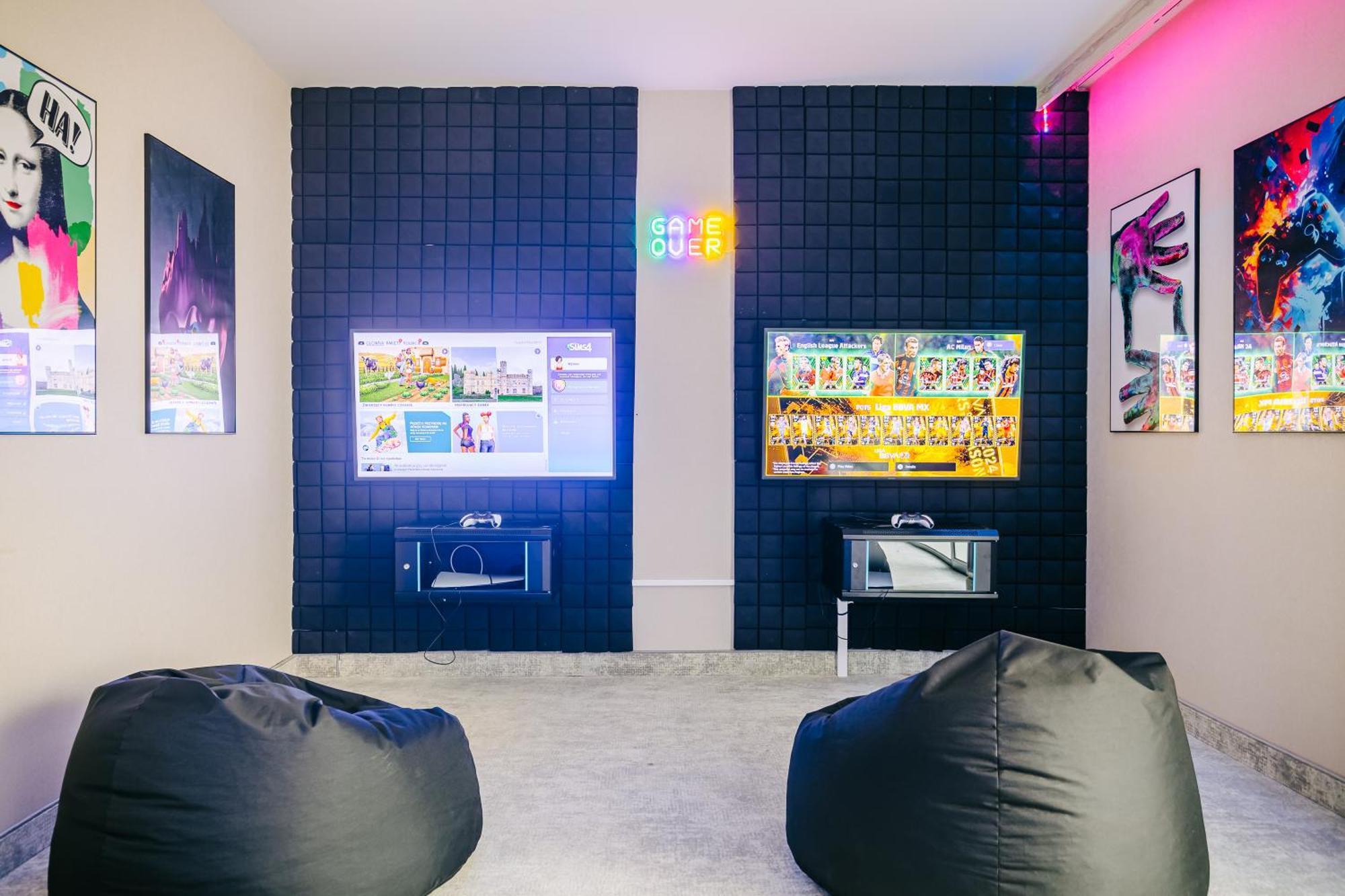 Platinum Mountain Hotel&Spa Szklarska Poreba Bagian luar foto The gaming room at the YouTube Space LA