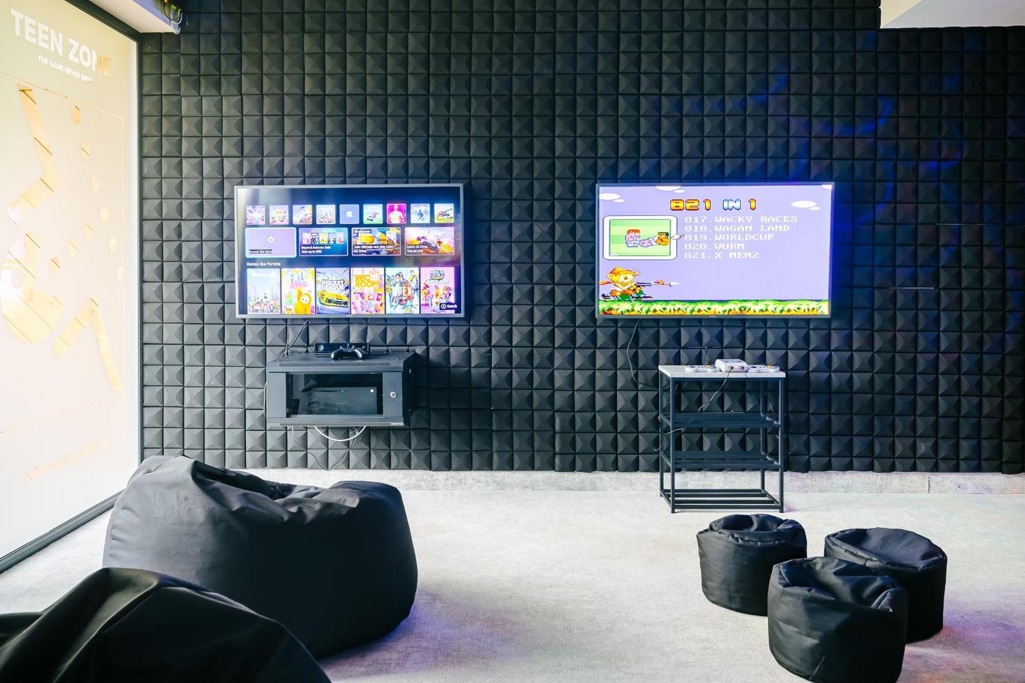 Platinum Mountain Hotel&Spa Szklarska Poreba Bagian luar foto The Xbox Game Lounge at the 2019 Consumer Electronics Show